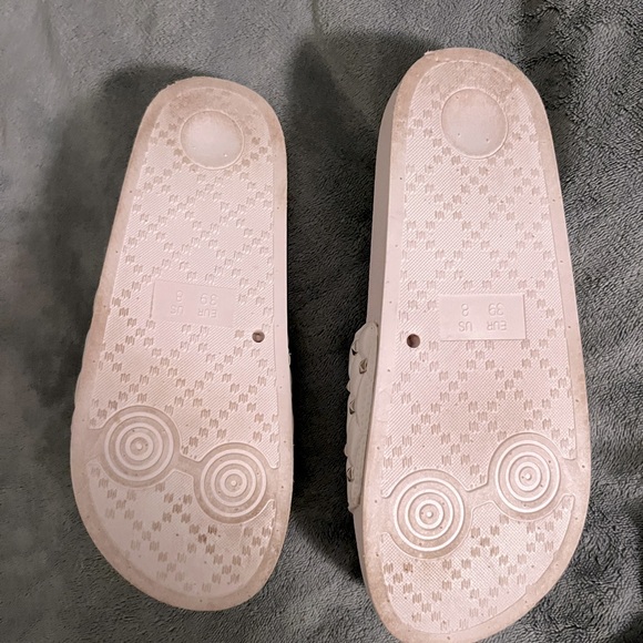 NWOT MADDEN GIRL WHITE SLIDES•Sz 8•Beach•Pool•Summer - Picture 5 of 6